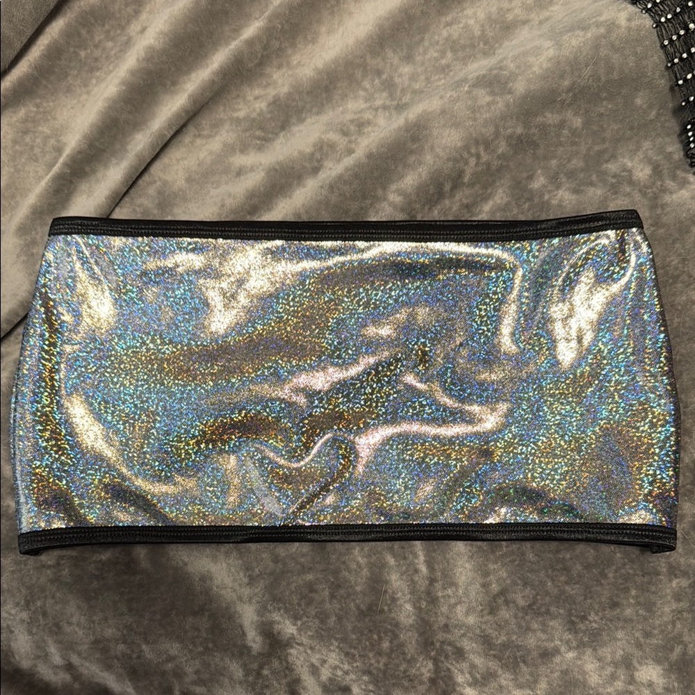 Holographic micro skirt